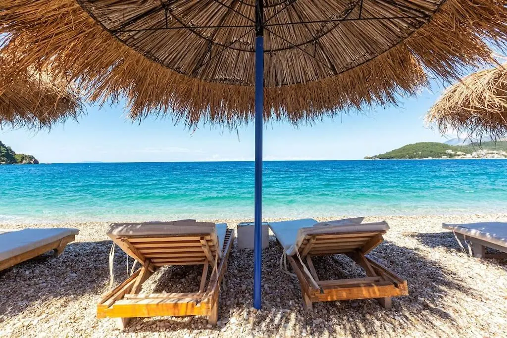 Potam'Sea Bliss 35- Beach Front, Sun Beds & Parking Himare