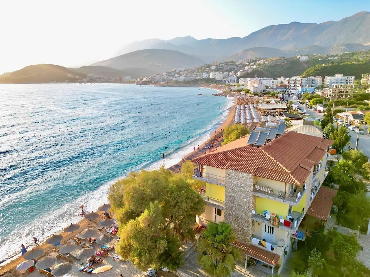 Potam'Sea Bliss 35- Beach Front, Sun Beds & Parking Himare Lägenhet